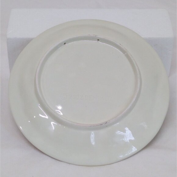 Demdaco Forever Christmas Santa Decorative 8" Plate 2002 Teddy Bear Holly Detail - Picture 2 of 6